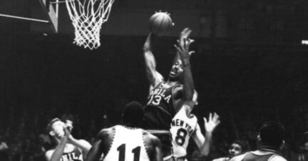 15 Basketball Players Who Scored 100 Points in a Single Game - EasySportz