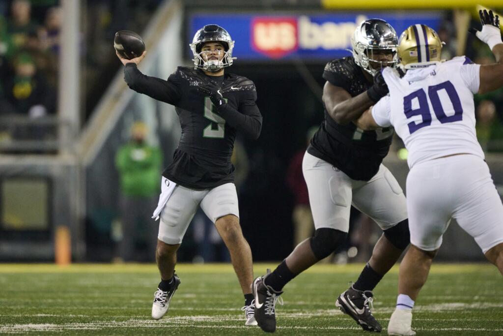 NCAA Football Washington at Oregon - EasySportz