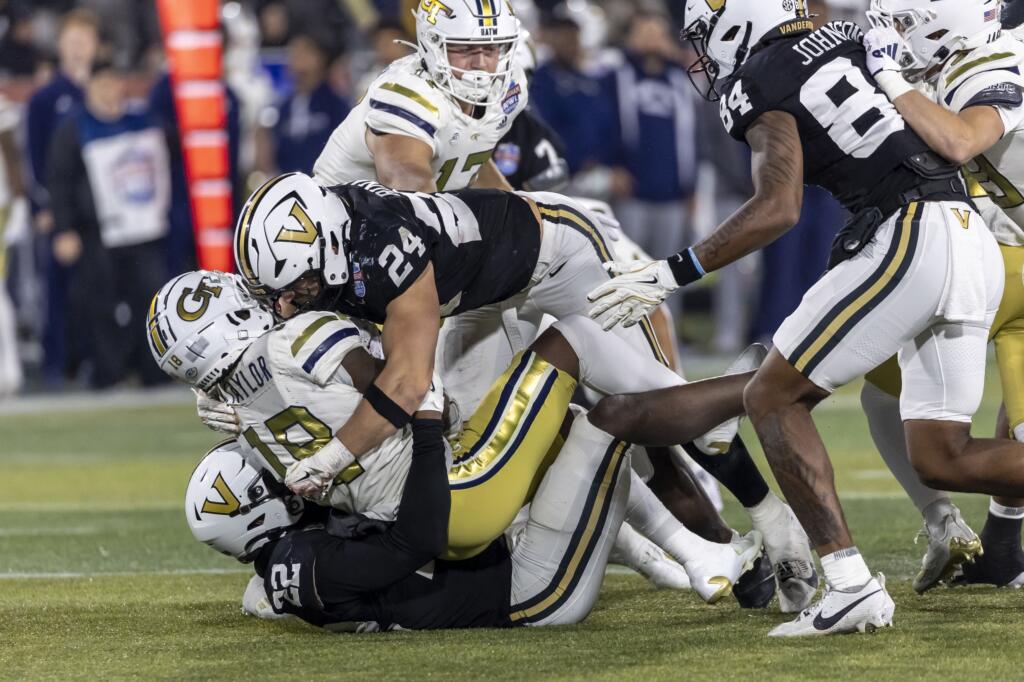 NCAA Football Birmingham Bowl-Georgia Tech at Vanderbilt – EasySportz