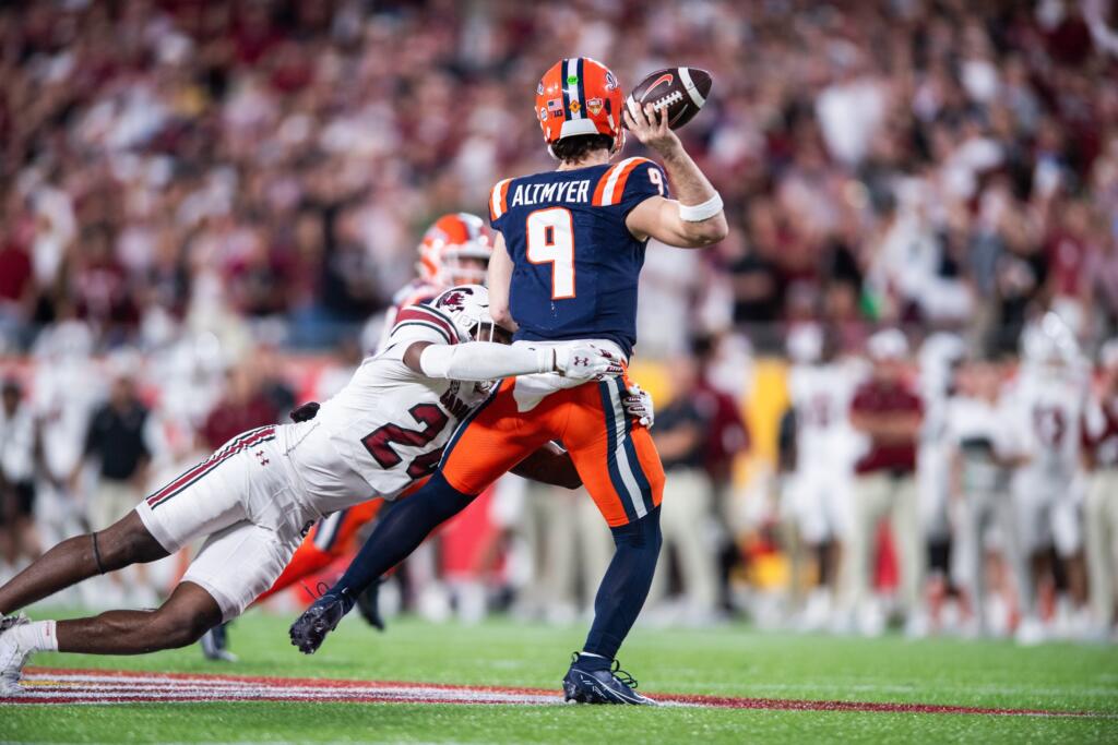 NCAA Football Citrus Bowl-South Carolina at Illinois - EasySportz