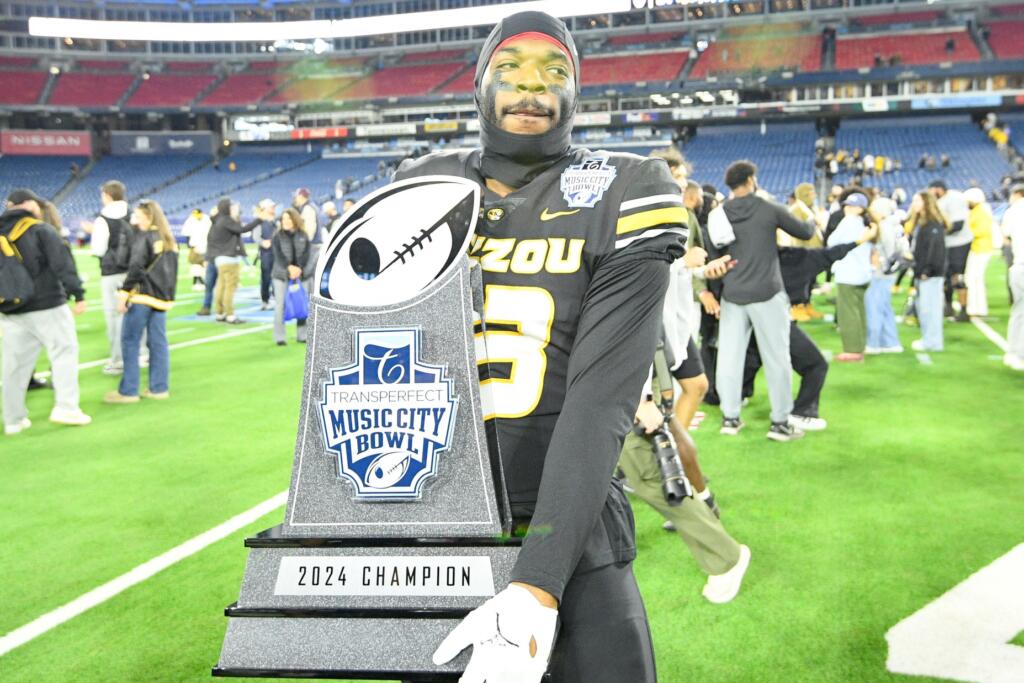 NCAA Football Music City Bowl-Iowa at Missouri – EasySportz