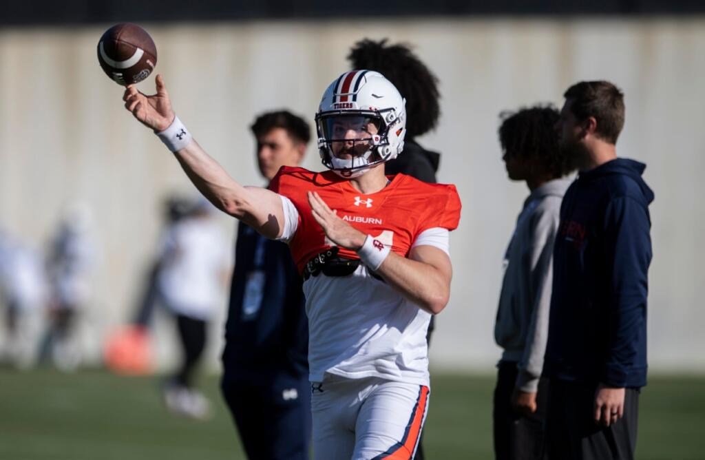 Syndication The Montgomery Advertiser - EasySportz