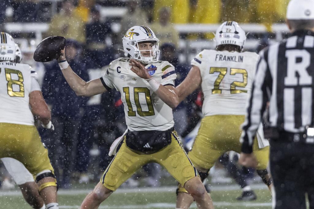 NCAA Football Birmingham Bowl-Georgia Tech at Vanderbilt - EasySportz