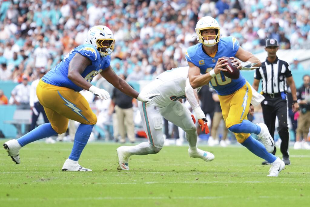 Nfl Los Angeles Chargers at Miami Dolphins - Easysportz -
