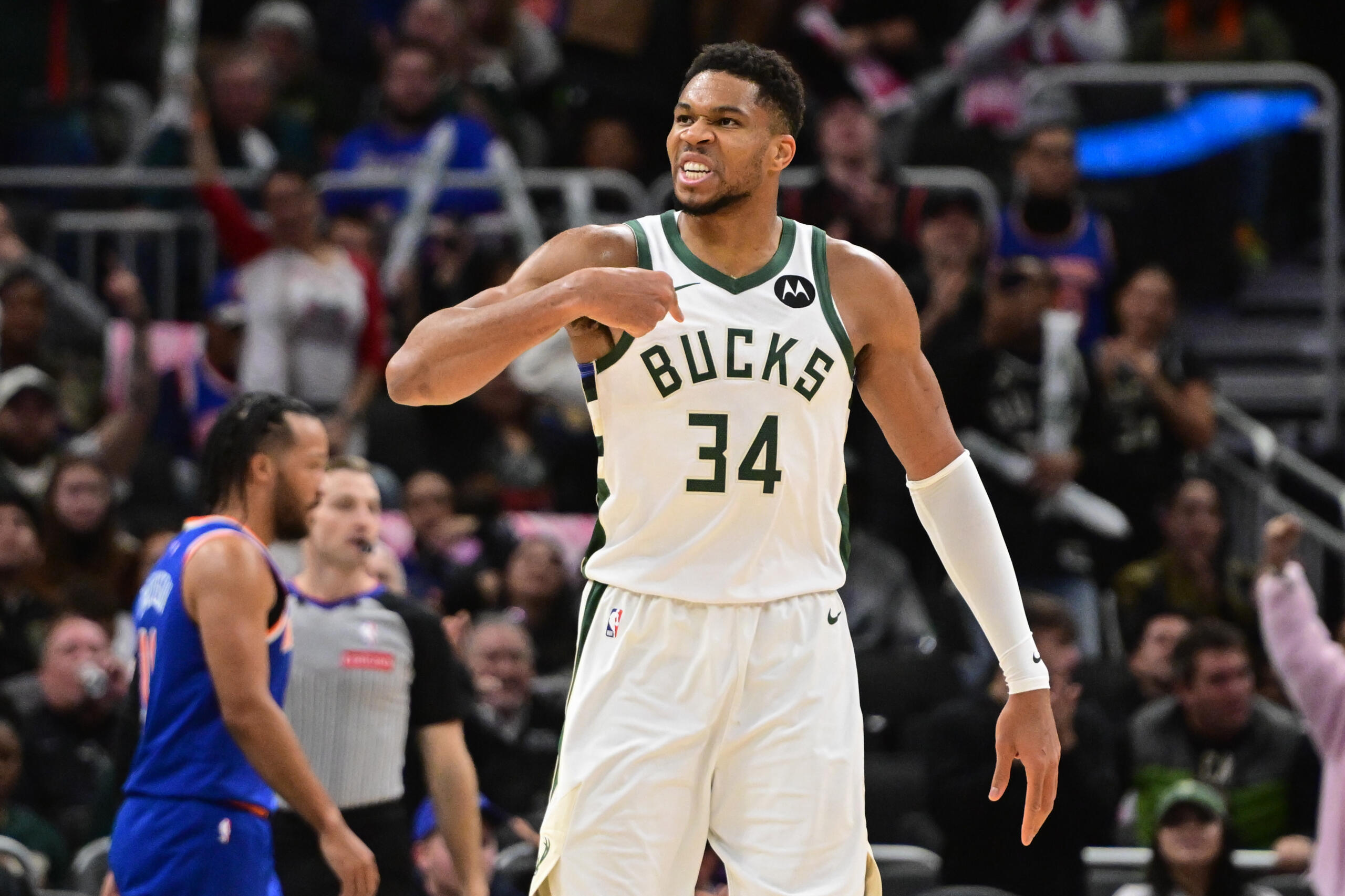- Easysportz - Giannis Antetokounmpo