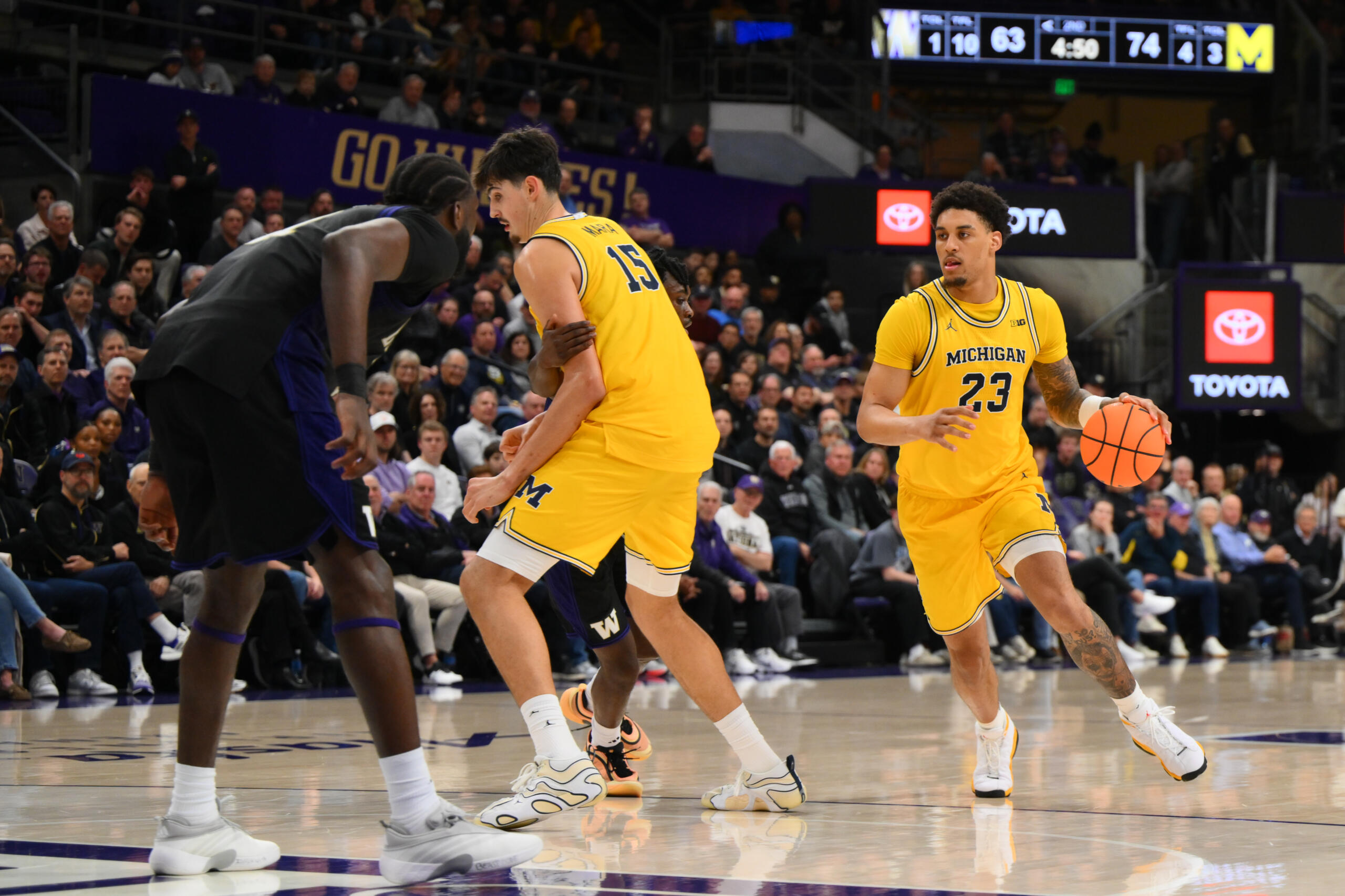 Ncaa Basketball Michigan at Washington - Easysportz -