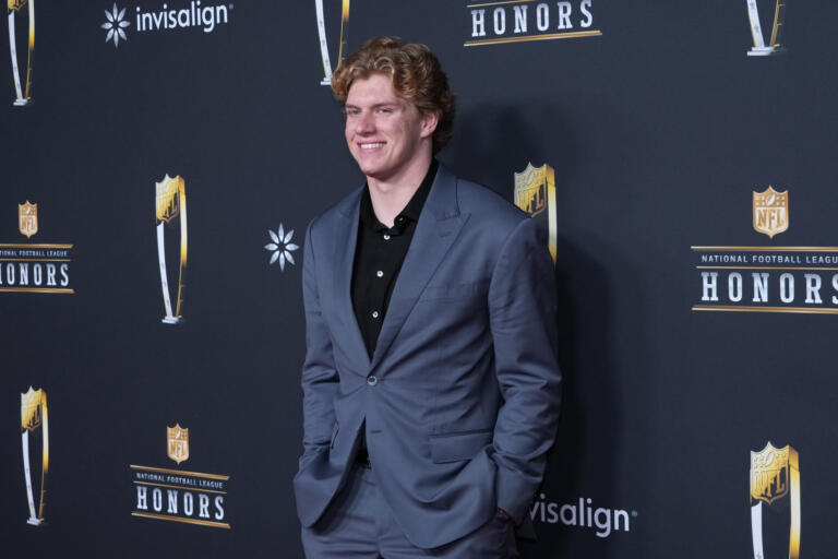 - Carson Schwesinger 