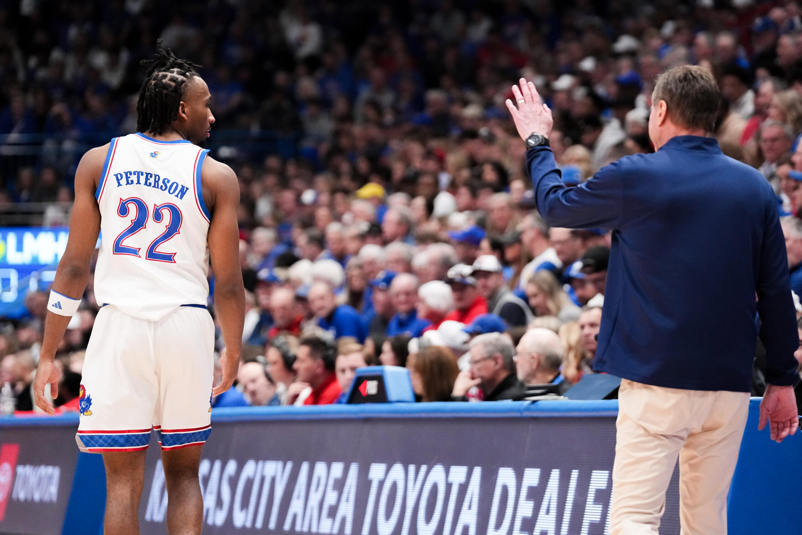 Ncaa Basketball Cincinnati at Kansas - Easysportz -