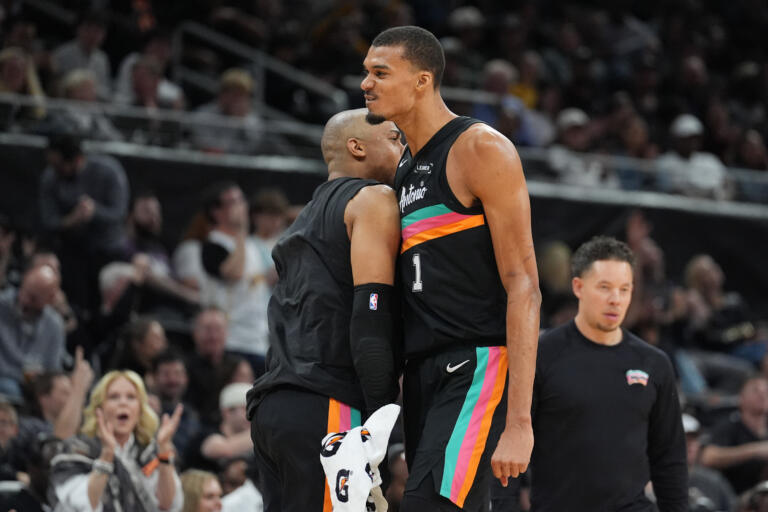 Nba Sacramento Kings at San Antonio Spurs - Easysportz -