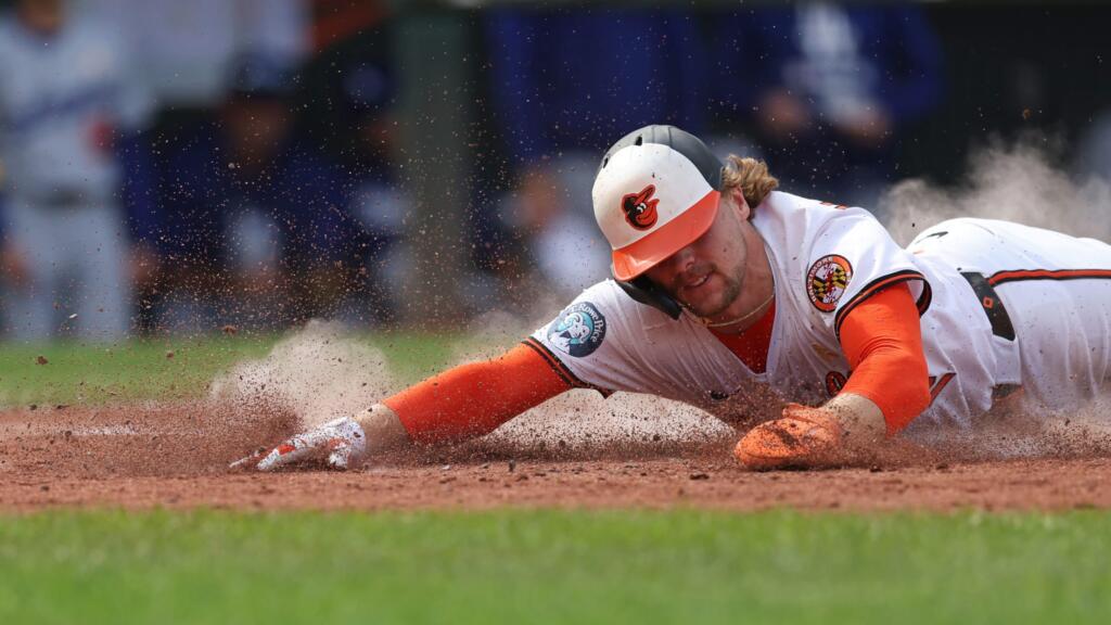 Gunnar Henderson Sliding into Base - Easysportz -