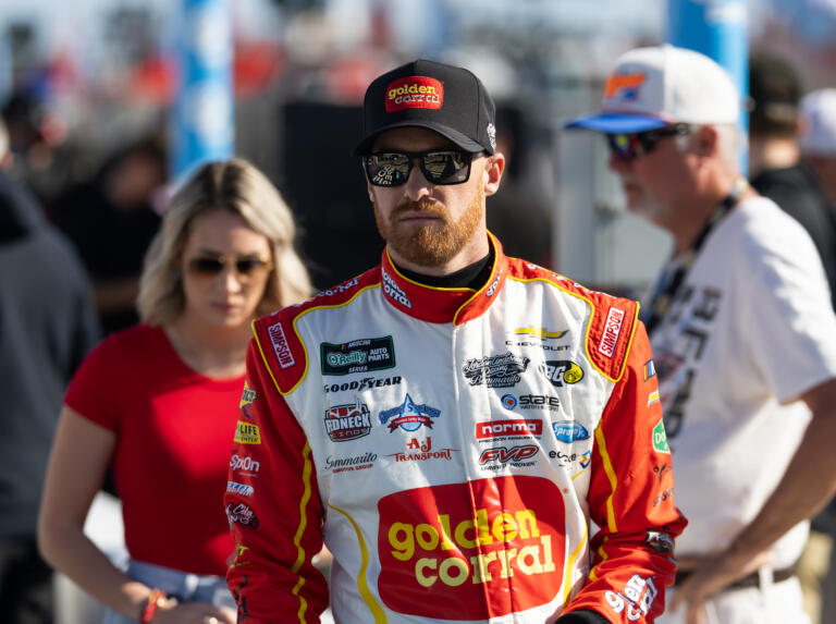 Nascar United Rentals 300 Qualifying - Easysportz - NASCAR.