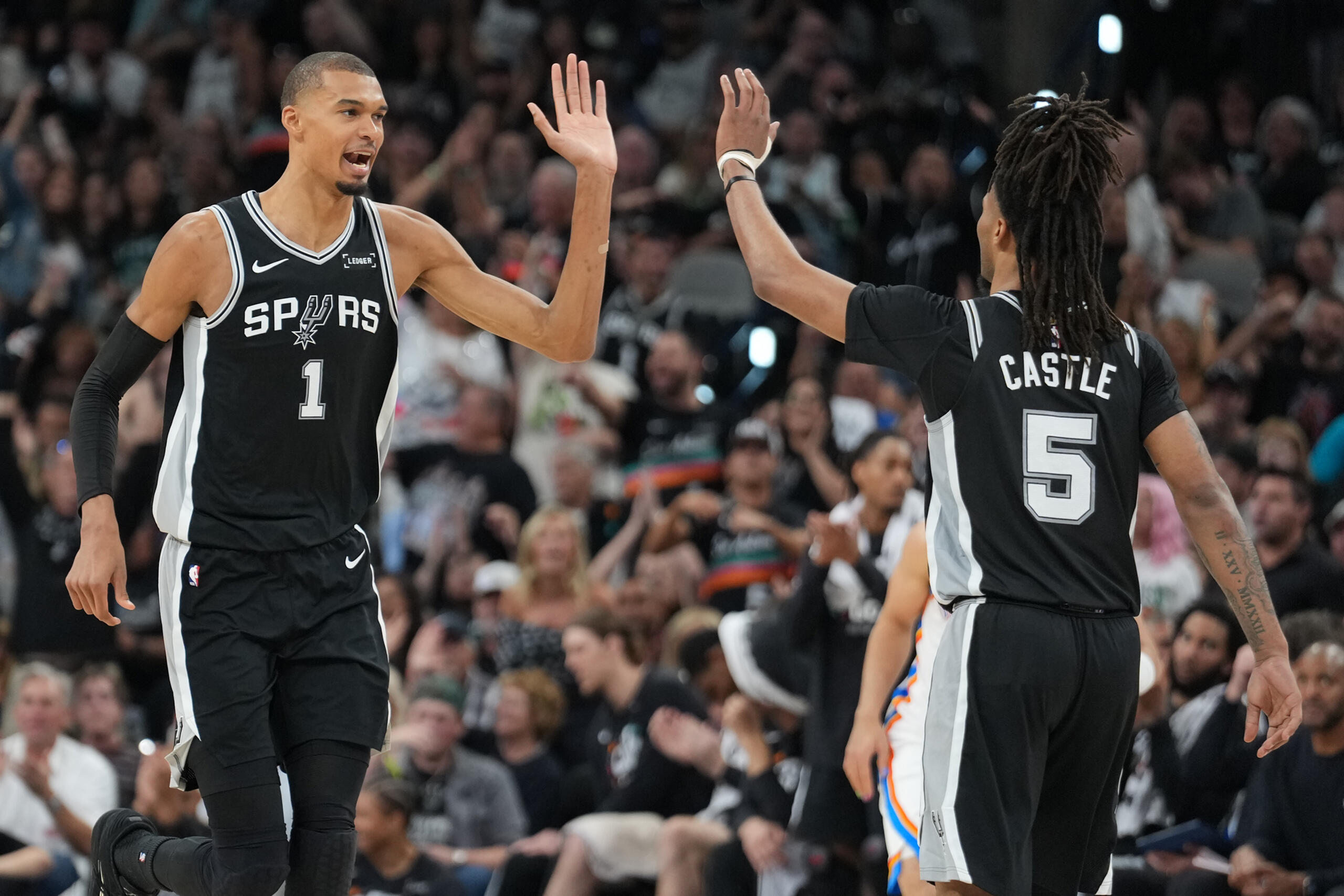 Nba Playoffs-oklahoma City Thunder at San Antonio Spurs - Easysportz -