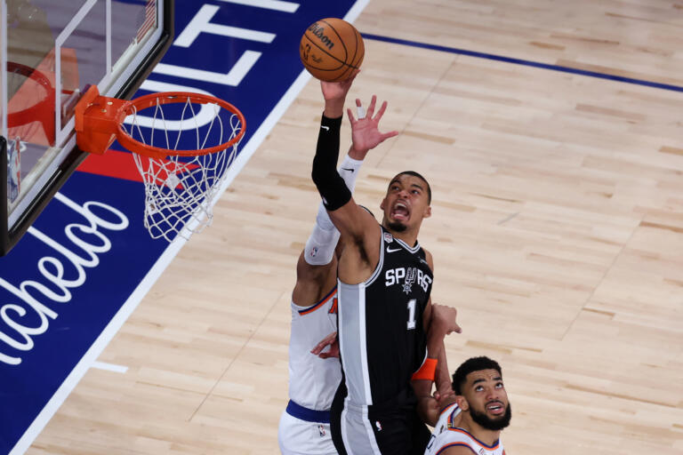 Nba Finals-san Antonio Spurs at New York Knicks - Easysportz -