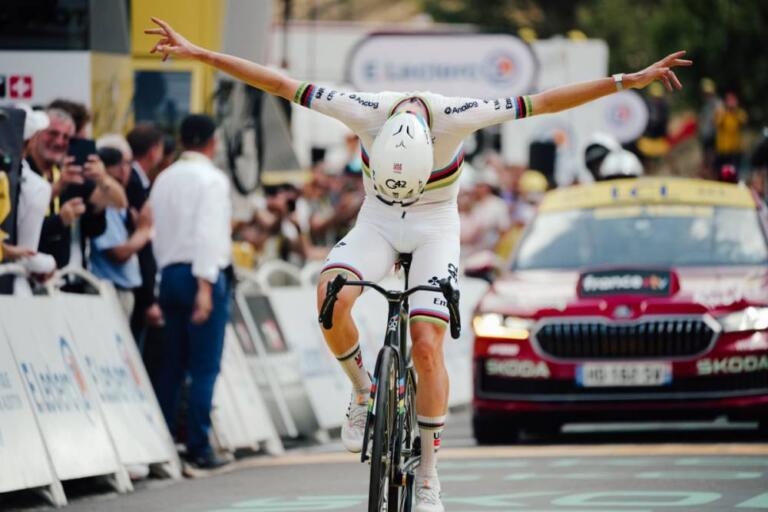 - Tour de France.