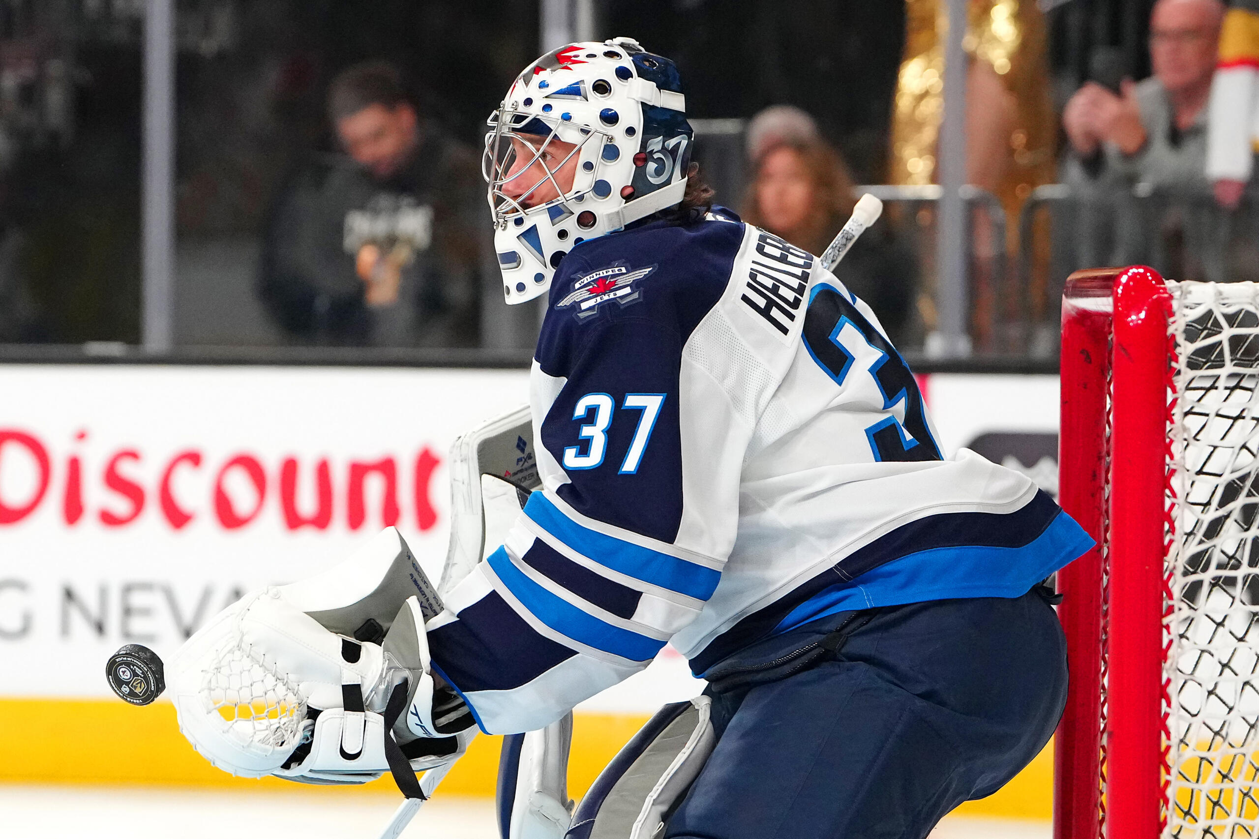 - NHL.