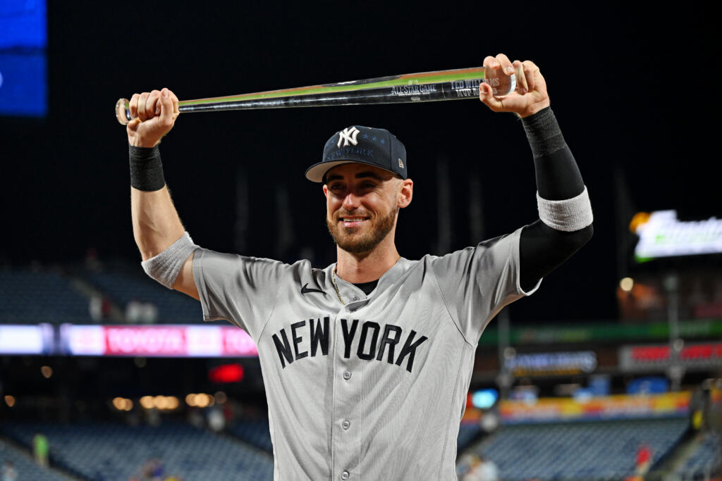 - MLB.
