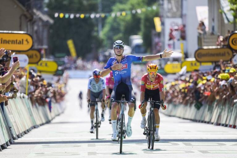 - Tour de France.
